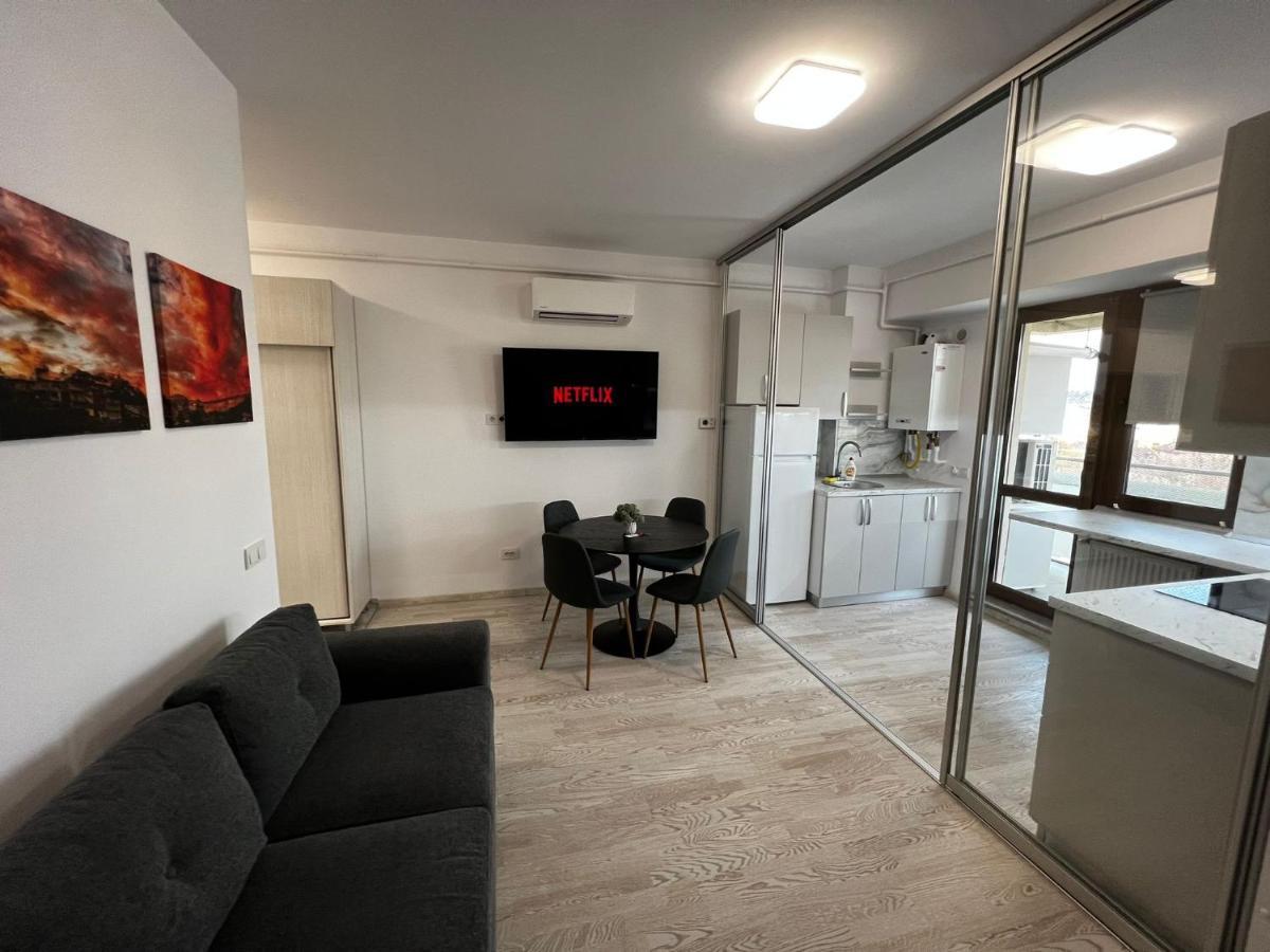 Cozy Apartments - City Center Iasi Luaran gambar